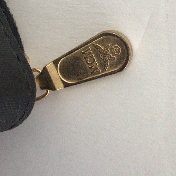 MCM VINTAGE MINI ZIPPERED COIN WALLET - Picture 10 of 11